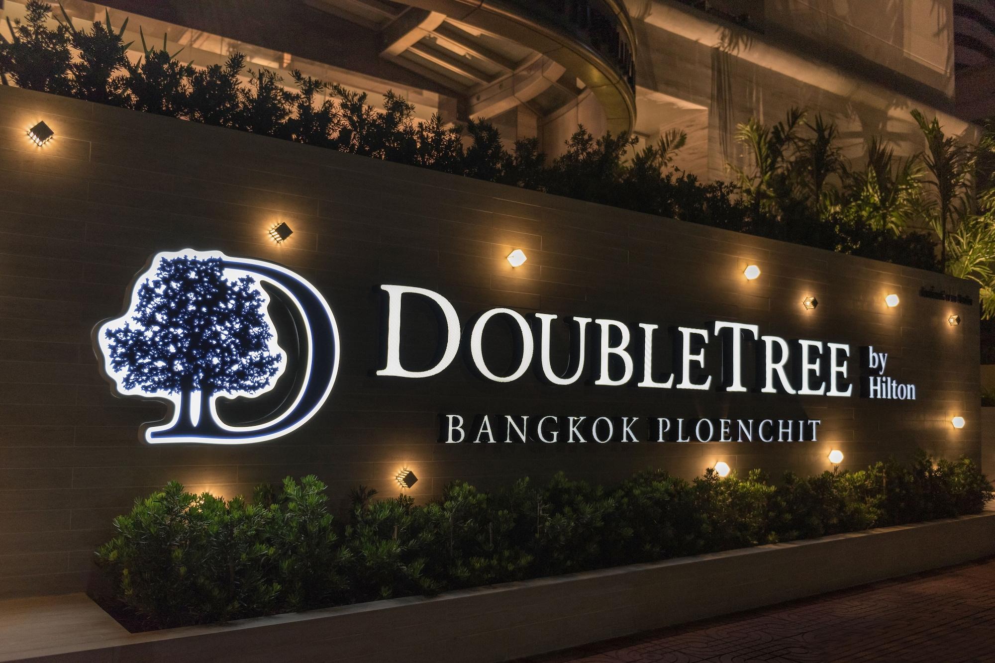 DoubleTree by Hilton Bangkok Ploenchit Hotel Eksteriør billede